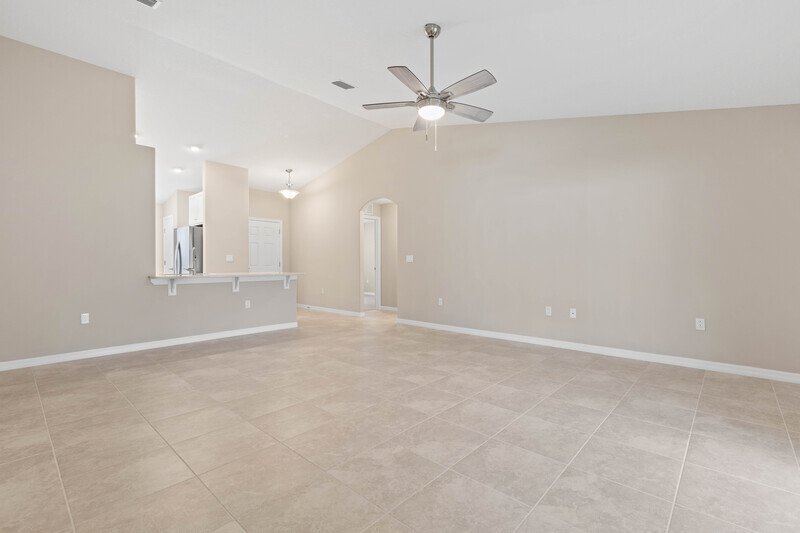 FULLY FENCED, LIKE NEW 4/3/2 ON A QUIET CUL-DE-SAC property image