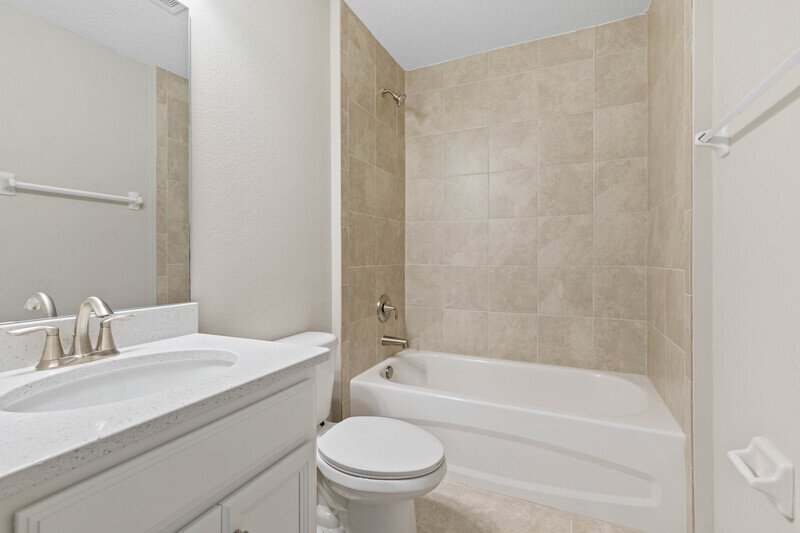 FULLY FENCED, LIKE NEW 4/3/2 ON A QUIET CUL-DE-SAC property image