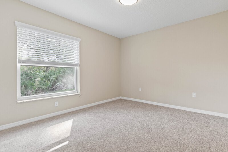 FULLY FENCED, LIKE NEW 4/3/2 ON A QUIET CUL-DE-SAC property image