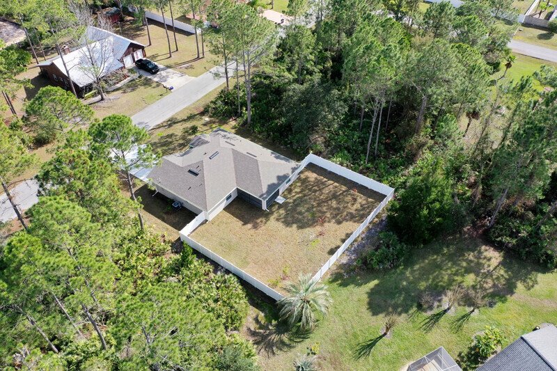 FULLY FENCED, LIKE NEW 4/3/2 ON A QUIET CUL-DE-SAC property image