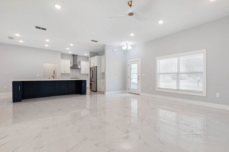 FULLY FENCED, BRAND NEW, CUSTOM BUILT 3/2/2 ON A CUL DE SAC IN DESIRABLE QUAIL HOLLOW property image