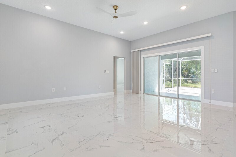 FULLY FENCED, BRAND NEW, CUSTOM BUILT 3/2/2 ON A CUL DE SAC IN DESIRABLE QUAIL HOLLOW property image