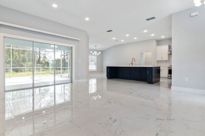 FULLY FENCED, BRAND NEW, CUSTOM BUILT 3/2/2 ON A CUL DE SAC IN DESIRABLE QUAIL HOLLOW property image