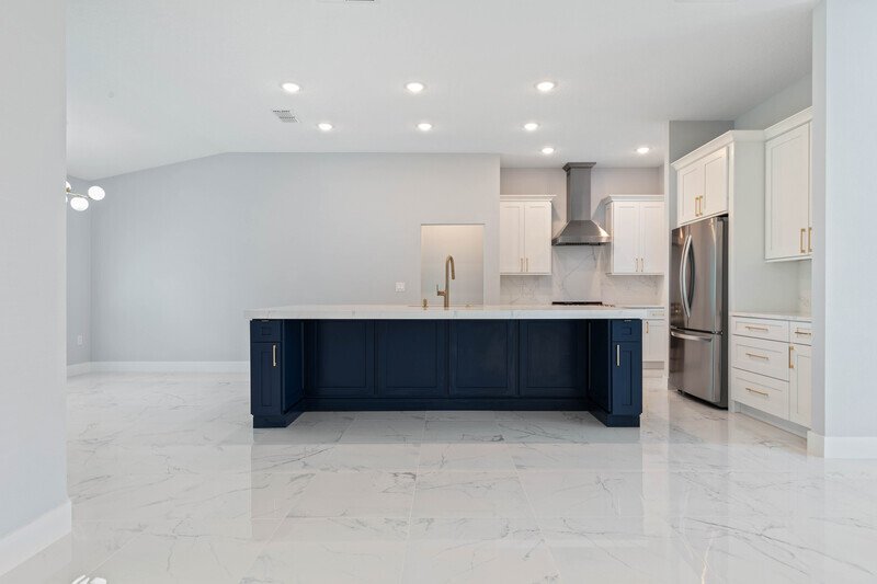 FULLY FENCED, BRAND NEW, CUSTOM BUILT 3/2/2 ON A CUL DE SAC IN DESIRABLE QUAIL HOLLOW property image