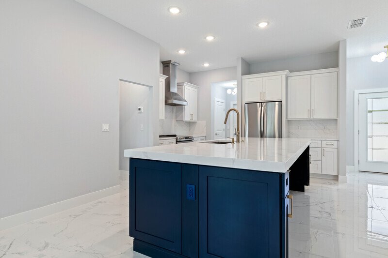 FULLY FENCED, BRAND NEW, CUSTOM BUILT 3/2/2 ON A CUL DE SAC IN DESIRABLE QUAIL HOLLOW property image