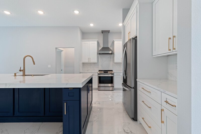 FULLY FENCED, BRAND NEW, CUSTOM BUILT 3/2/2 ON A CUL DE SAC IN DESIRABLE QUAIL HOLLOW property image