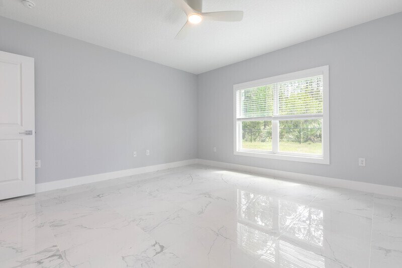 FULLY FENCED, BRAND NEW, CUSTOM BUILT 3/2/2 ON A CUL DE SAC IN DESIRABLE QUAIL HOLLOW property image