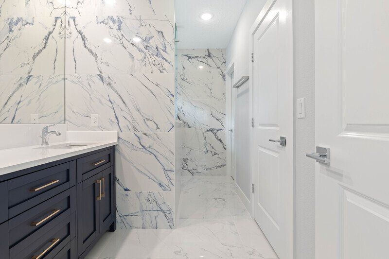 FULLY FENCED, BRAND NEW, CUSTOM BUILT 3/2/2 ON A CUL DE SAC IN DESIRABLE QUAIL HOLLOW property image