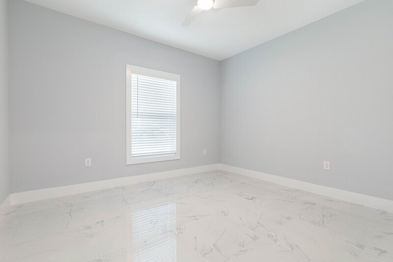 FULLY FENCED, BRAND NEW, CUSTOM BUILT 3/2/2 ON A CUL DE SAC IN DESIRABLE QUAIL HOLLOW property image