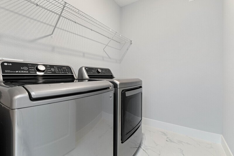 FULLY FENCED, BRAND NEW, CUSTOM BUILT 3/2/2 ON A CUL DE SAC IN DESIRABLE QUAIL HOLLOW property image