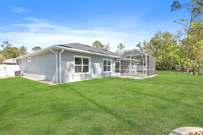 FULLY FENCED, BRAND NEW, CUSTOM BUILT 3/2/2 ON A CUL DE SAC IN DESIRABLE QUAIL HOLLOW property image