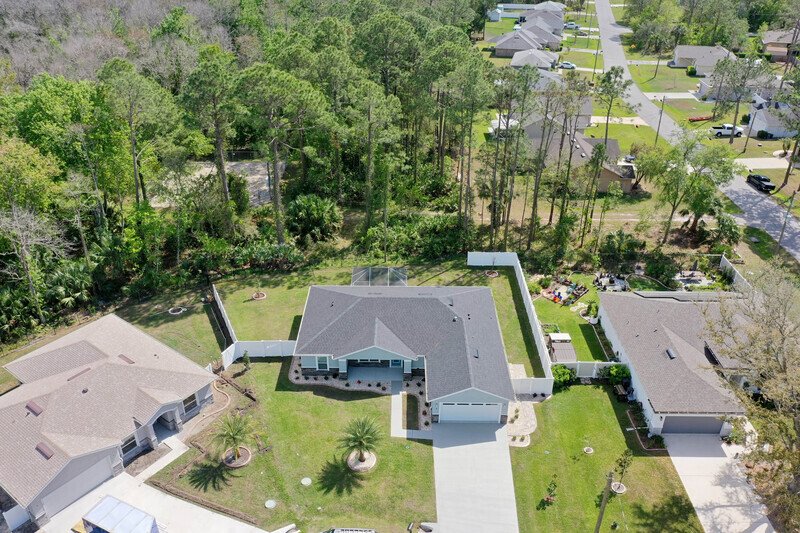 FULLY FENCED, BRAND NEW, CUSTOM BUILT 3/2/2 ON A CUL DE SAC IN DESIRABLE QUAIL HOLLOW property image