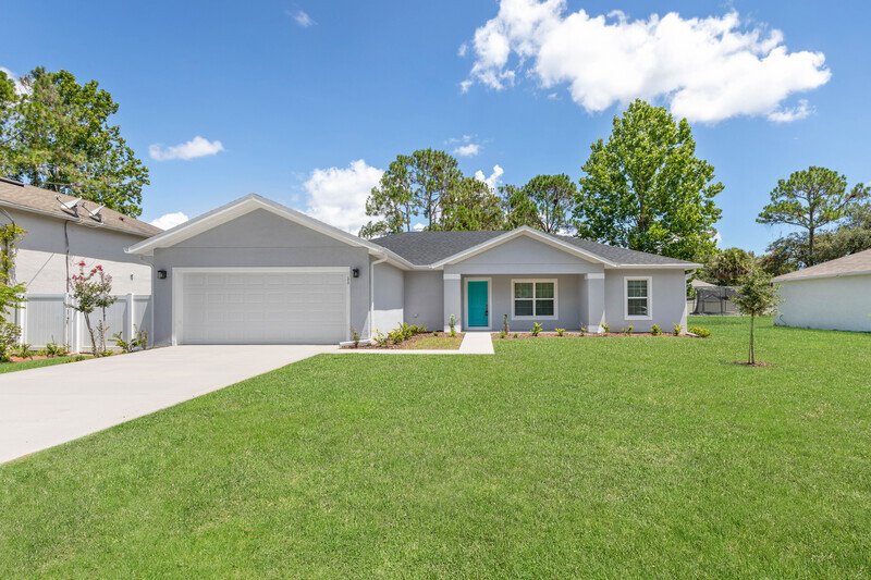 FULLY FENCED, LIKE NEW 3/2/2 IN POPULAR PINE GROVE property image