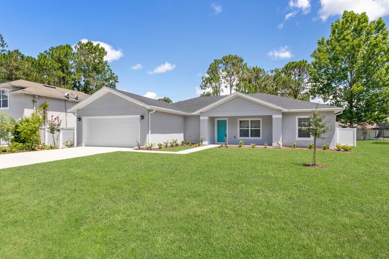 FULLY FENCED, LIKE NEW 3/2/2 IN POPULAR PINE GROVE property image