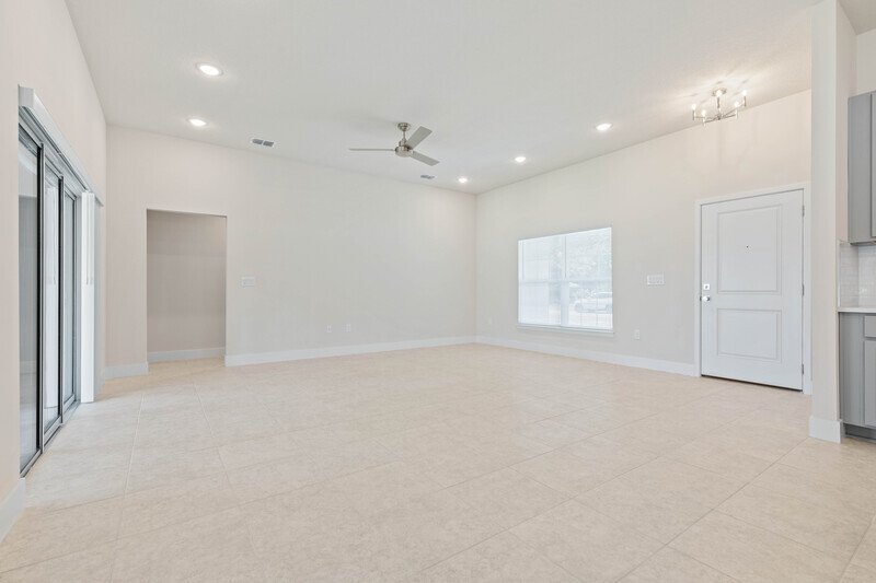 FULLY FENCED, LIKE NEW 3/2/2 IN POPULAR PINE GROVE property image