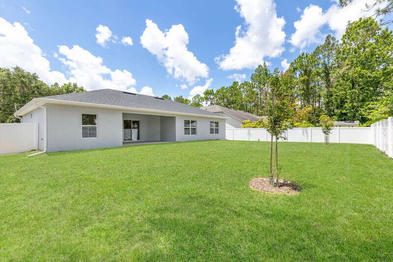 FULLY FENCED, LIKE NEW 3/2/2 IN POPULAR PINE GROVE property image