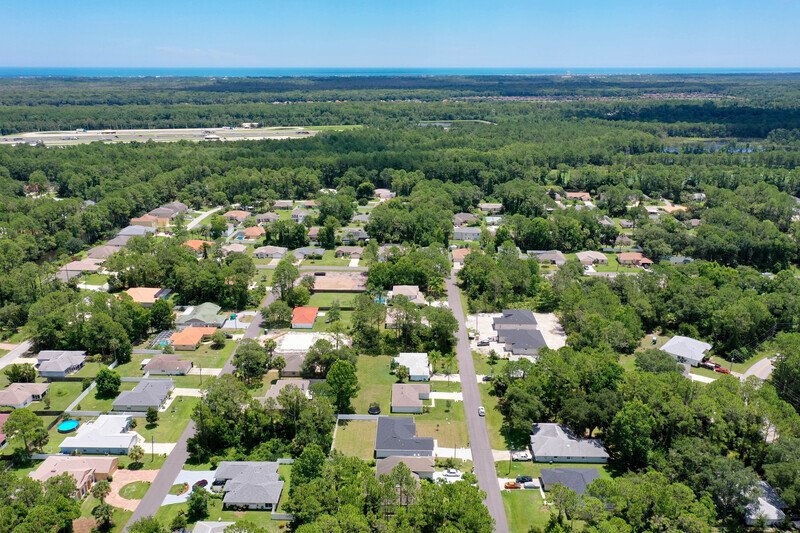 FULLY FENCED, LIKE NEW 3/2/2 IN POPULAR PINE GROVE property image