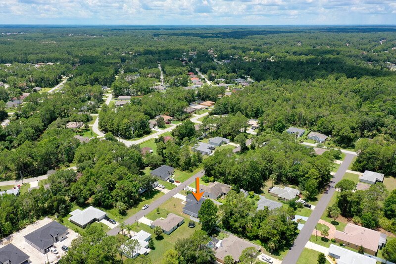 FULLY FENCED, LIKE NEW 3/2/2 IN POPULAR PINE GROVE property image