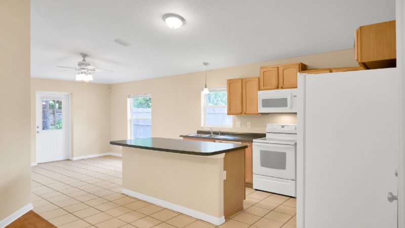 FULLY FENCED 3/2 IN THE HEART OF DAYTONA BEACH property image