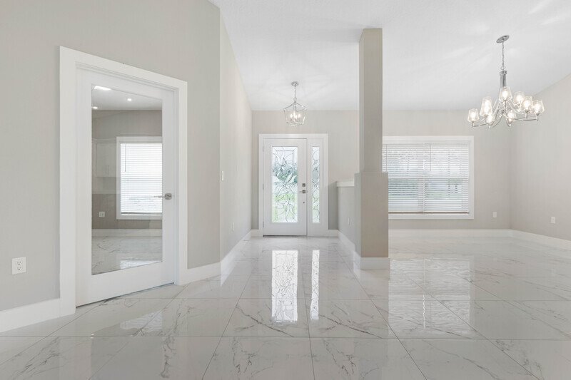 LIKE NEW, CUSTOM BUILT, FULLY FENCED 4/2/2 IN DESIRABLE PINE LAKES property image