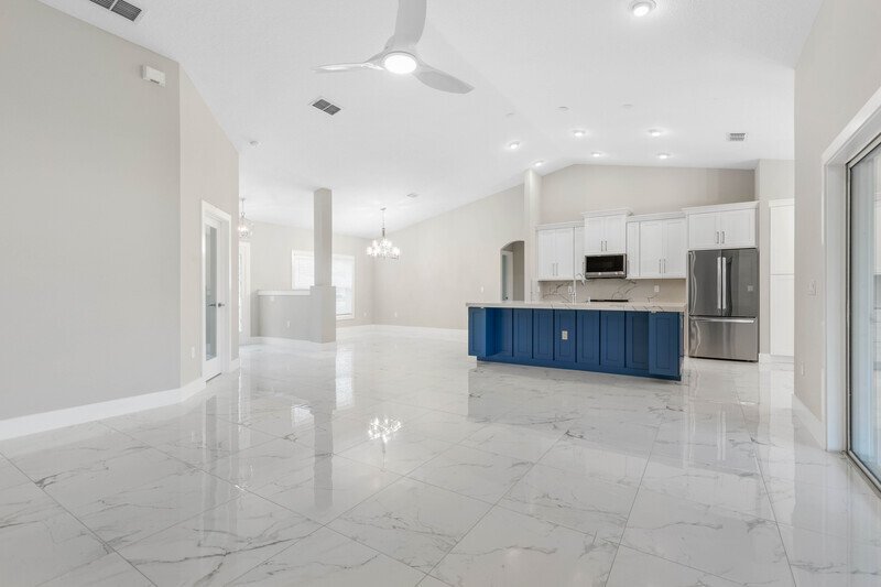 LIKE NEW, CUSTOM BUILT, FULLY FENCED 4/2/2 IN DESIRABLE PINE LAKES property image