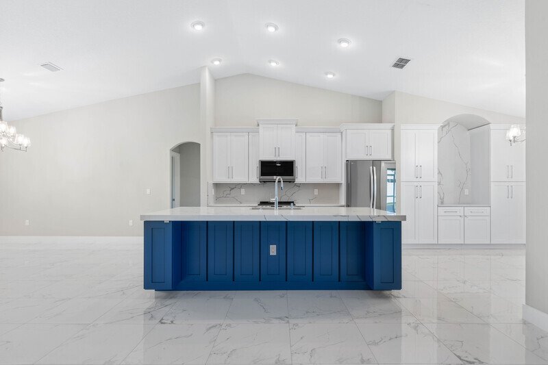 LIKE NEW, CUSTOM BUILT, FULLY FENCED 4/2/2 IN DESIRABLE PINE LAKES property image