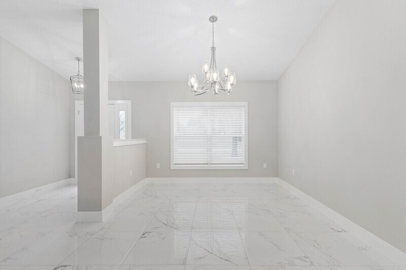 LIKE NEW, CUSTOM BUILT, FULLY FENCED 4/2/2 IN DESIRABLE PINE LAKES property image