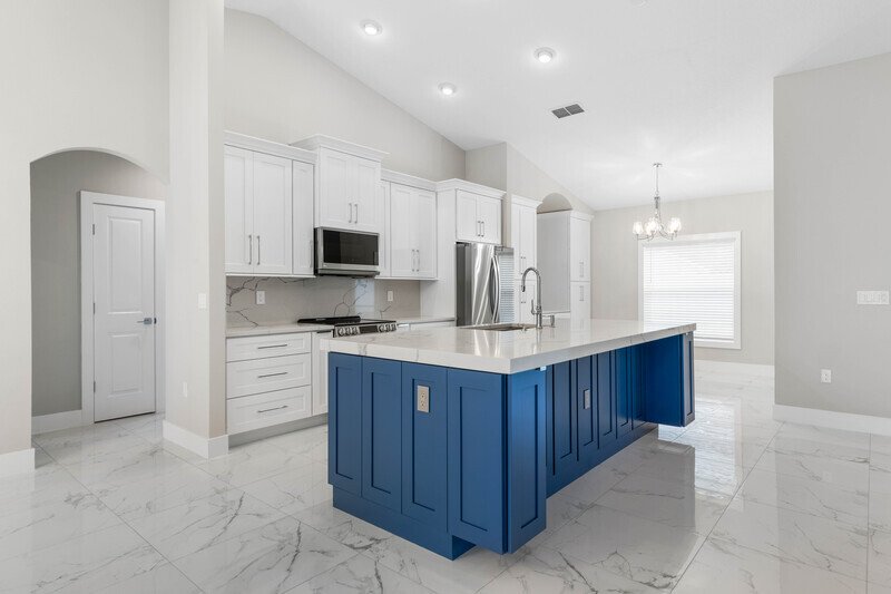 LIKE NEW, CUSTOM BUILT, FULLY FENCED 4/2/2 IN DESIRABLE PINE LAKES property image