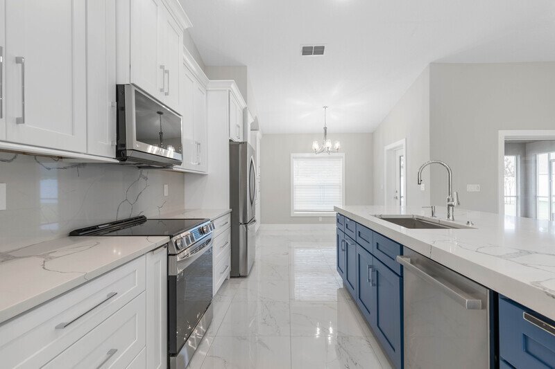 LIKE NEW, CUSTOM BUILT, FULLY FENCED 4/2/2 IN DESIRABLE PINE LAKES property image