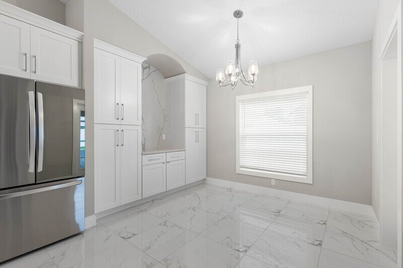 LIKE NEW, CUSTOM BUILT, FULLY FENCED 4/2/2 IN DESIRABLE PINE LAKES property image