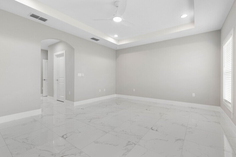 LIKE NEW, CUSTOM BUILT, FULLY FENCED 4/2/2 IN DESIRABLE PINE LAKES property image