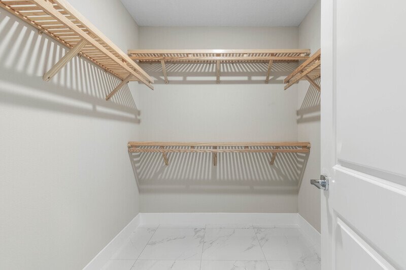 LIKE NEW, CUSTOM BUILT, FULLY FENCED 4/2/2 IN DESIRABLE PINE LAKES property image