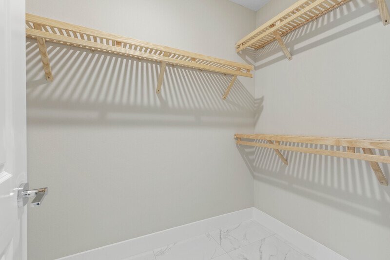 LIKE NEW, CUSTOM BUILT, FULLY FENCED 4/2/2 IN DESIRABLE PINE LAKES property image