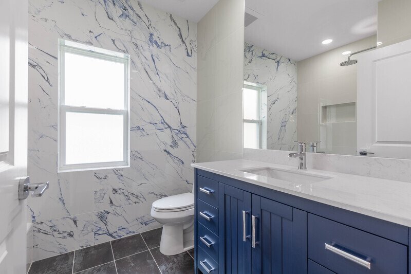 LIKE NEW, CUSTOM BUILT, FULLY FENCED 4/2/2 IN DESIRABLE PINE LAKES property image