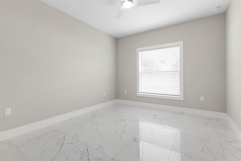 LIKE NEW, CUSTOM BUILT, FULLY FENCED 4/2/2 IN DESIRABLE PINE LAKES property image