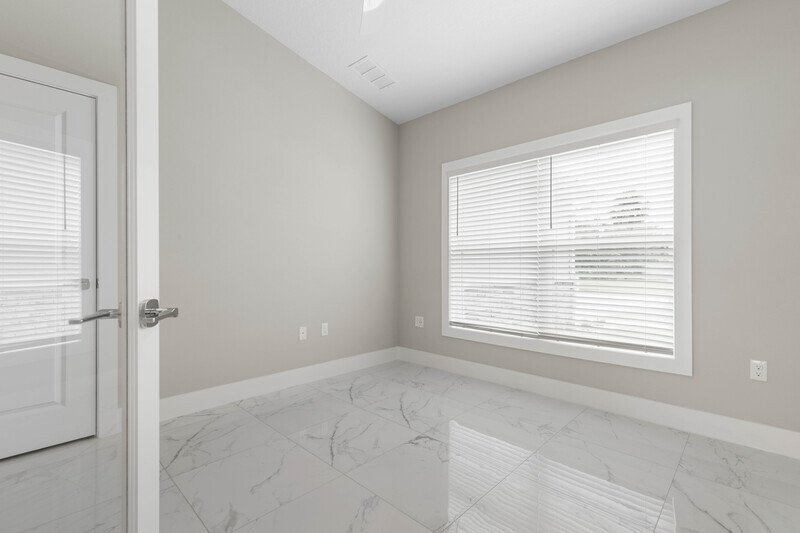 LIKE NEW, CUSTOM BUILT, FULLY FENCED 4/2/2 IN DESIRABLE PINE LAKES property image