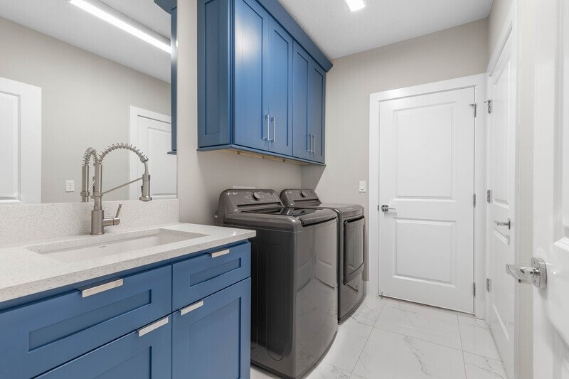 LIKE NEW, CUSTOM BUILT, FULLY FENCED 4/2/2 IN DESIRABLE PINE LAKES property image