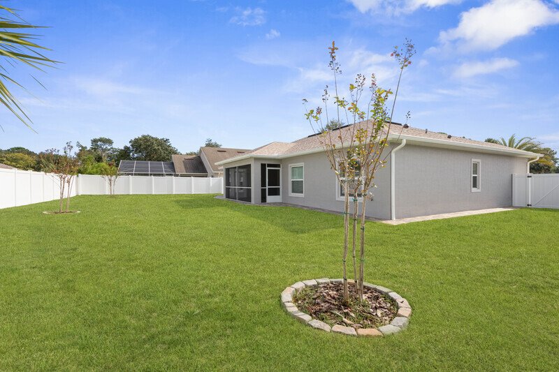 LIKE NEW, CUSTOM BUILT, FULLY FENCED 4/2/2 IN DESIRABLE PINE LAKES property image