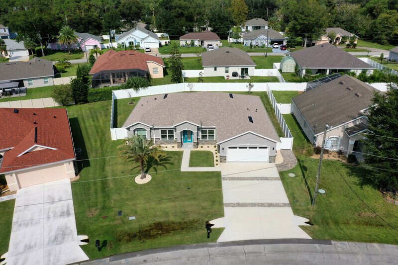 LIKE NEW, CUSTOM BUILT, FULLY FENCED 4/2/2 IN DESIRABLE PINE LAKES property image