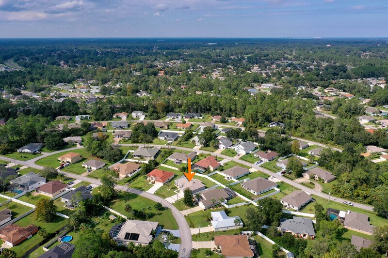 LIKE NEW, CUSTOM BUILT, FULLY FENCED 4/2/2 IN DESIRABLE PINE LAKES property image