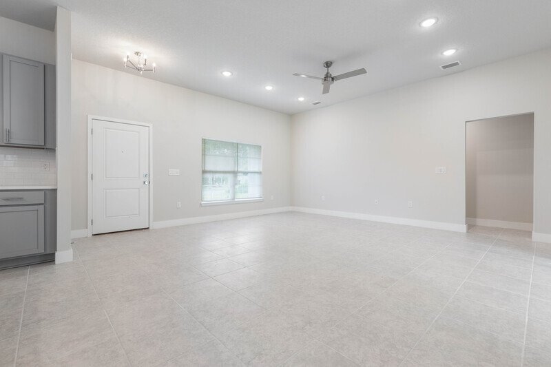 FULLY FENCED 3/2/2 ON A CUL DE SAC IN BEAUTIFUL QUAIL HOLLOW property image