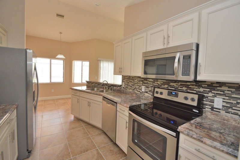 FULLY FENCED POOL HOME 3+DEN/2.5/2 IN DESIRABLE INDIAN TRAILS property image