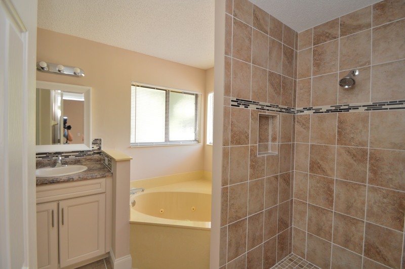 FULLY FENCED POOL HOME 3+DEN/2.5/2 IN DESIRABLE INDIAN TRAILS property image