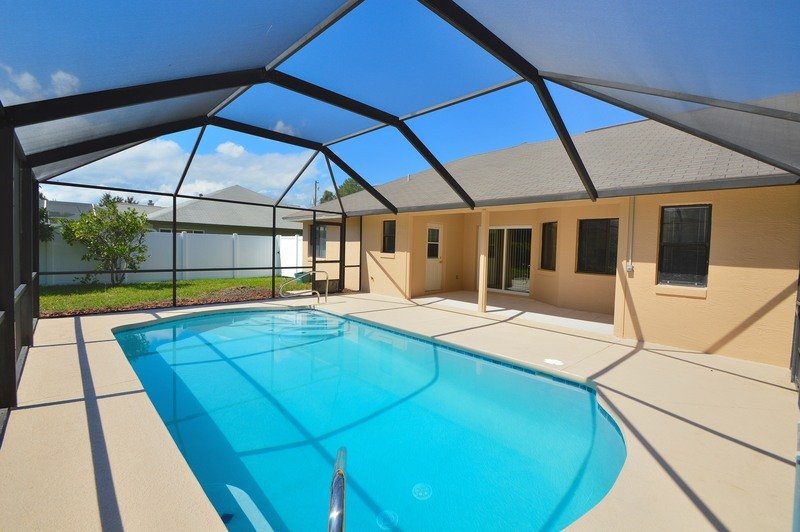 FULLY FENCED POOL HOME 3+DEN/2.5/2 IN DESIRABLE INDIAN TRAILS property image