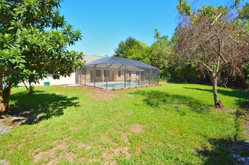 FULLY FENCED POOL HOME 3+DEN/2.5/2 IN DESIRABLE INDIAN TRAILS property image