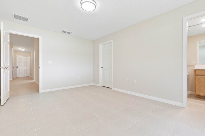 FULLY FENCED, BRAND NEW 3/2/1 TOWNHOUSE IN BEAUTIFUL SEMINOLE WOODS property image