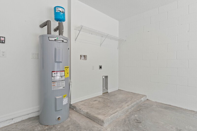 FULLY FENCED, BRAND NEW 3/2/1 TOWNHOUSE IN BEAUTIFUL SEMINOLE WOODS property image