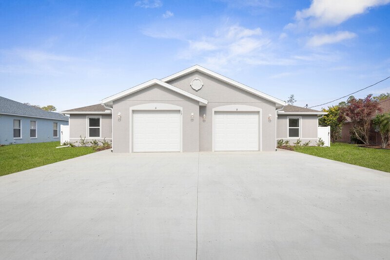 FULLY FENCED, LIKE NEW 3/2/1 TOWNHOUSE ON A CUL DE SAC IN BEAUTIFUL SEMINOLE WOODS property image