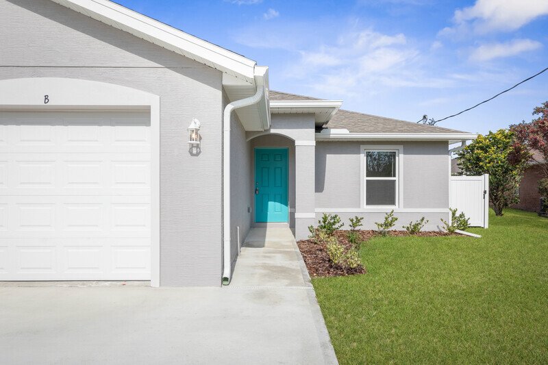 FULLY FENCED, LIKE NEW 3/2/1 TOWNHOUSE ON A CUL DE SAC IN BEAUTIFUL SEMINOLE WOODS property image