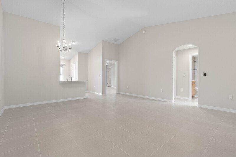 FULLY FENCED, LIKE NEW 3/2/1 TOWNHOUSE ON A CUL DE SAC IN BEAUTIFUL SEMINOLE WOODS property image